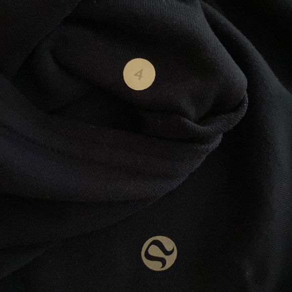 Lululemon High-Waisted Navy Blue Shorts Size 4 - Picture 4 of 4